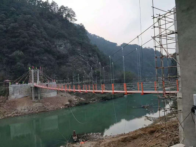木質(zhì)吊橋